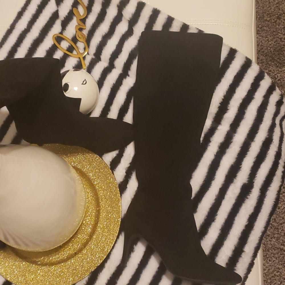 boots - Picture 2 of 8